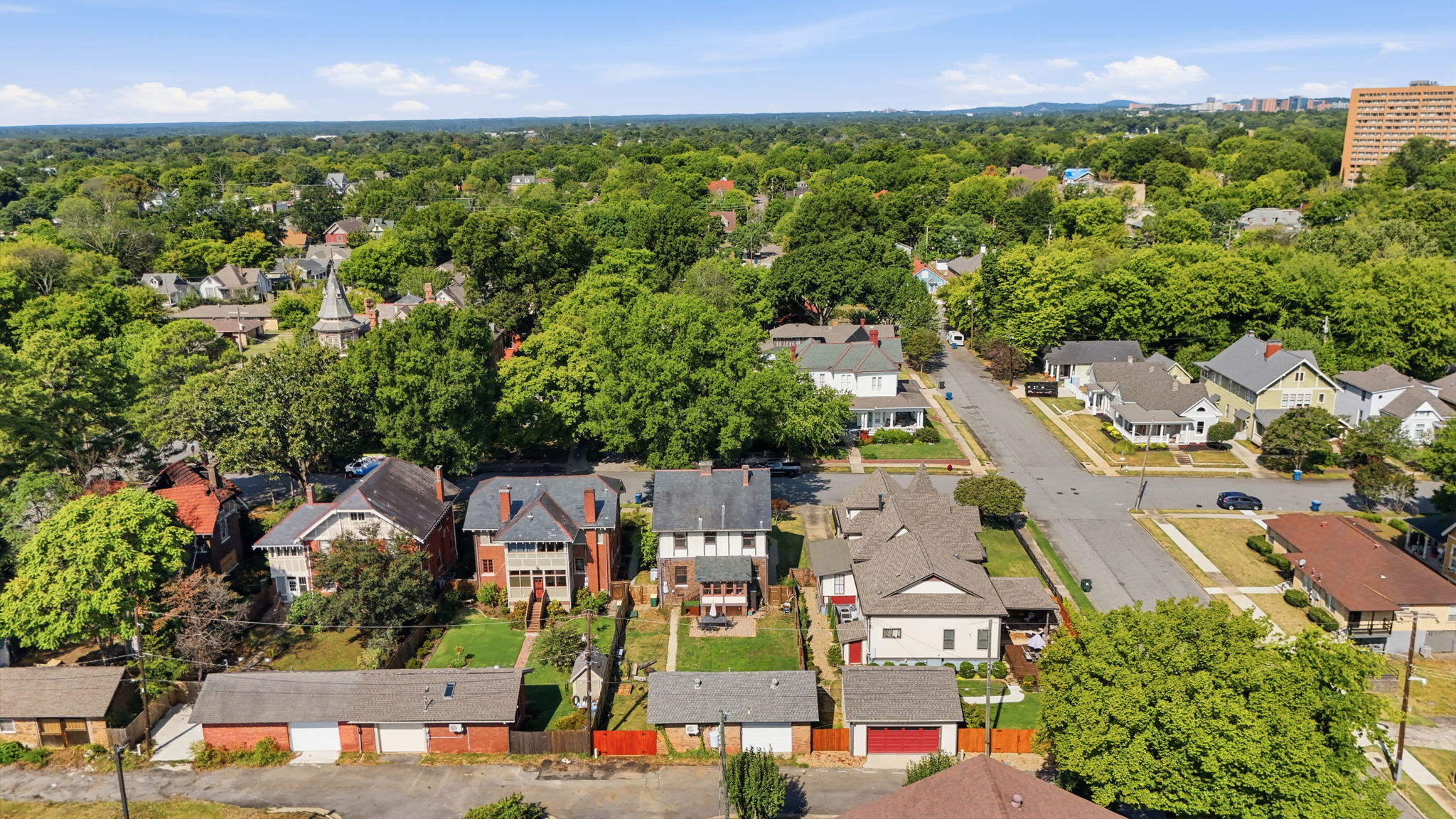 Aerial view of the property and Quapaw Quarter, view 6